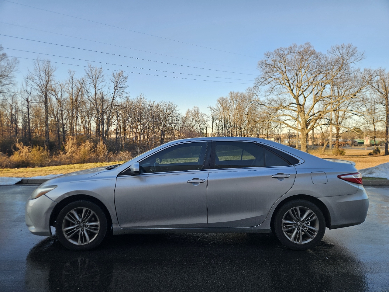Toyota Camry 4dr Sdn I4 Auto XLE (Natl) 2015