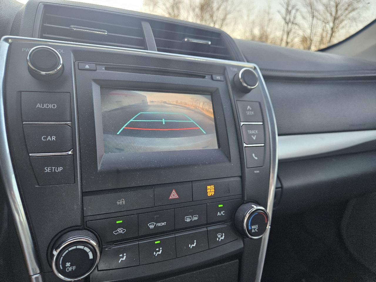 Toyota Camry 4dr Sdn I4 Auto XLE (Natl) 2015