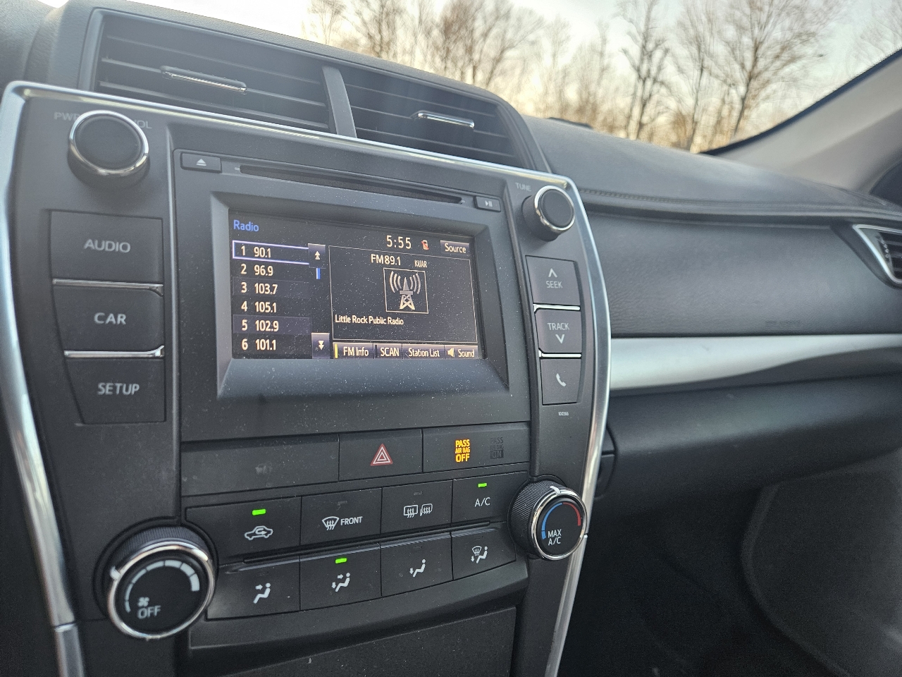 Toyota Camry 4dr Sdn I4 Auto XLE (Natl) 2015