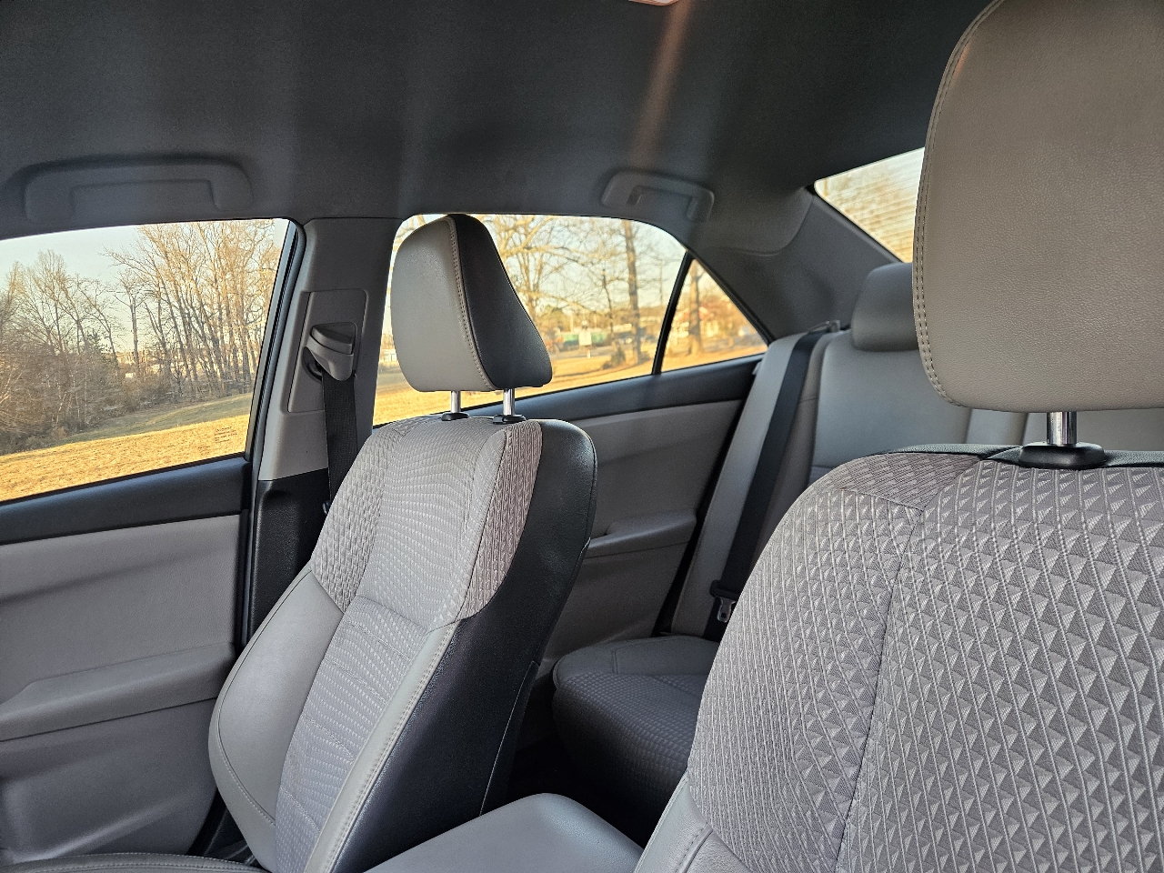 Toyota Camry 4dr Sdn I4 Auto XLE (Natl) 2015