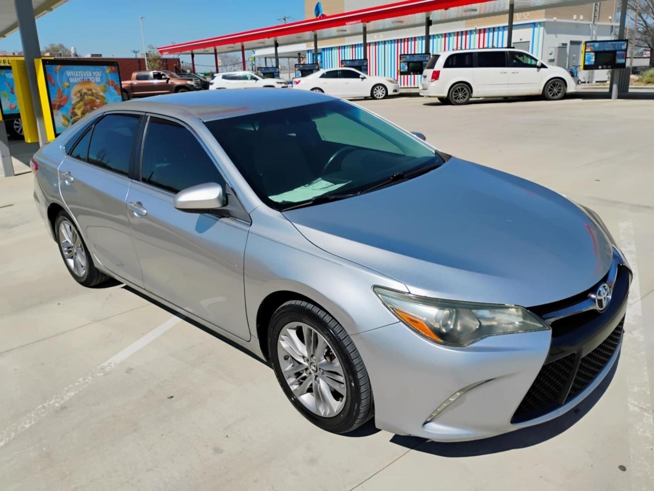 Toyota Camry 4dr Sdn I4 Auto XLE (Natl) 2015