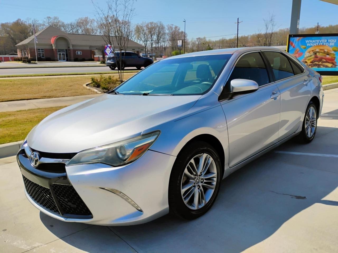 Toyota Camry 4dr Sdn I4 Auto XLE (Natl) 2015