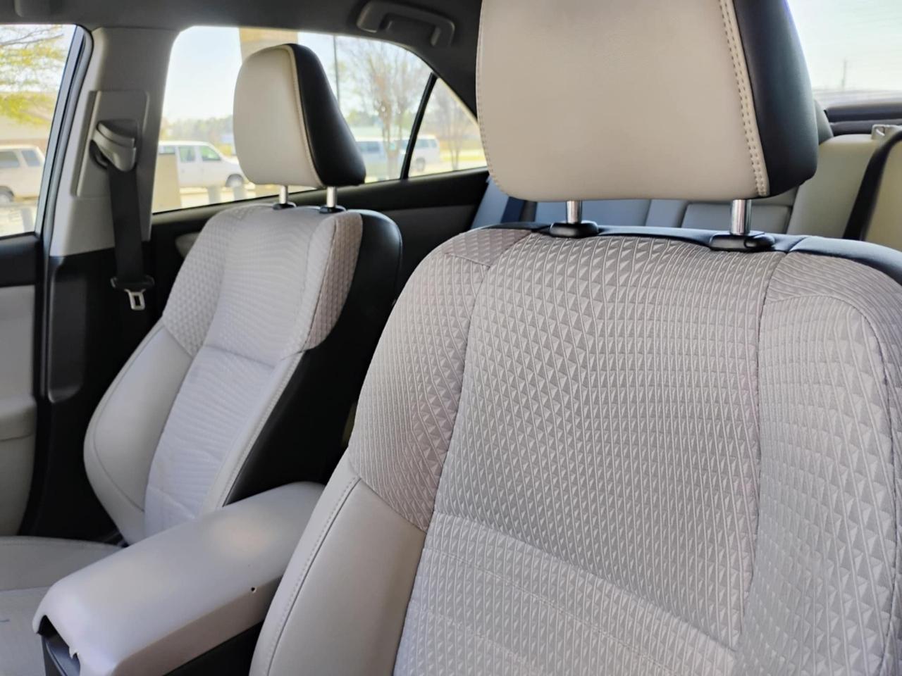 Toyota Camry 4dr Sdn I4 Auto XLE (Natl) 2015