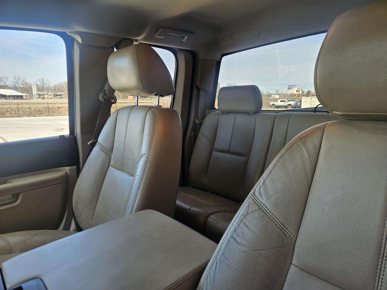 Chevrolet Silverado 1500 4WD Ext Cab 143.5" LT 2011