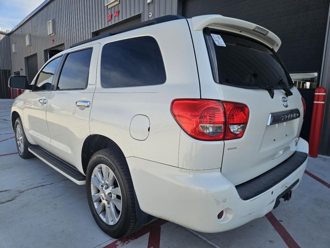 Toyota Sequoia 4WD 5.7L FFV Platinum (Natl) 2014