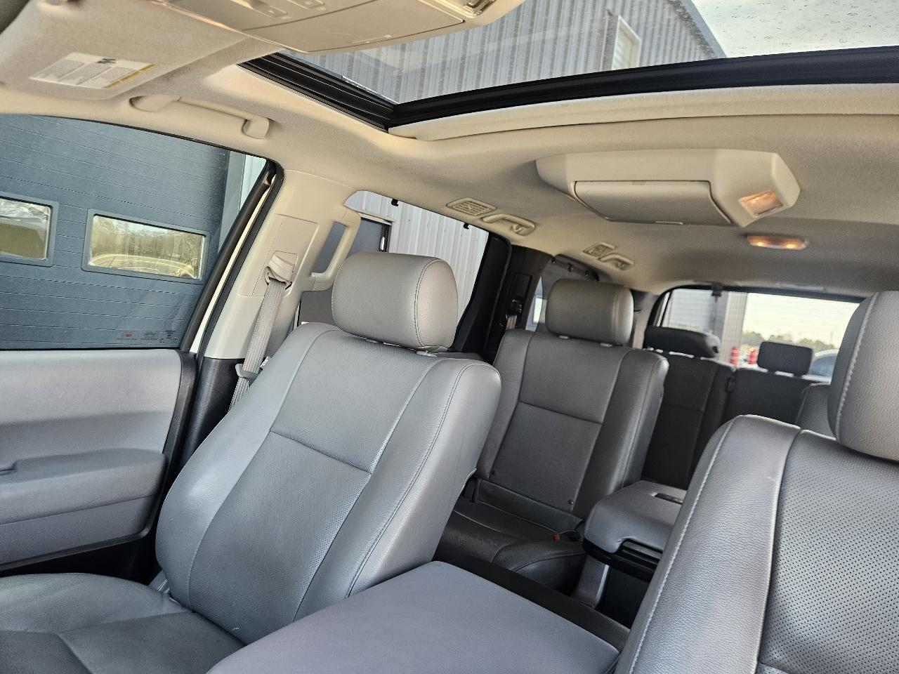 Toyota Sequoia 4WD 5.7L FFV Platinum (Natl) 2014