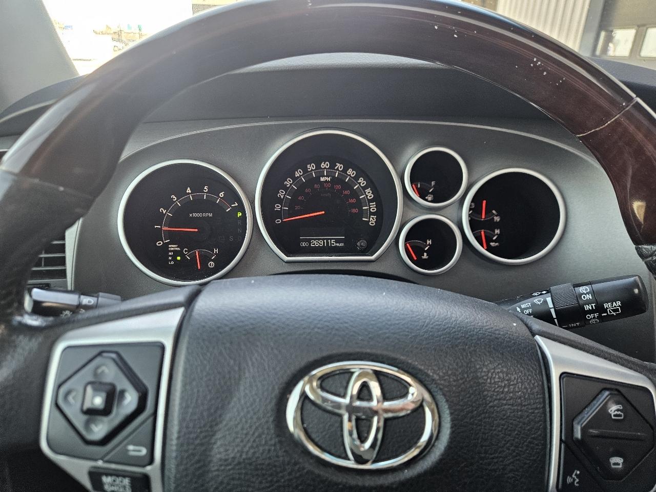 Toyota Sequoia 4WD 5.7L FFV Platinum (Natl) 2014