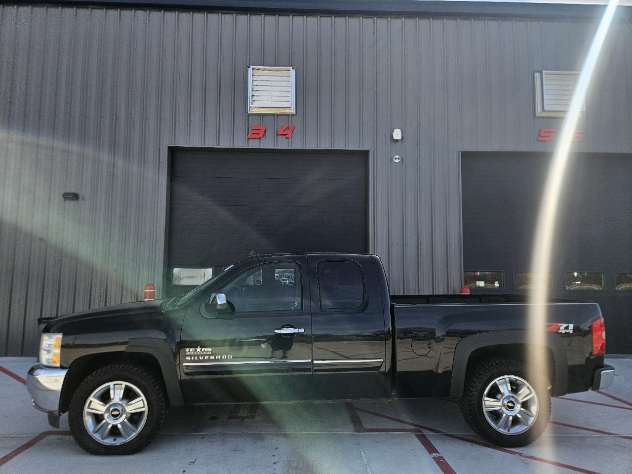 Chevrolet Silverado 1500 4WD Ext Cab 143.5" LT 2013
