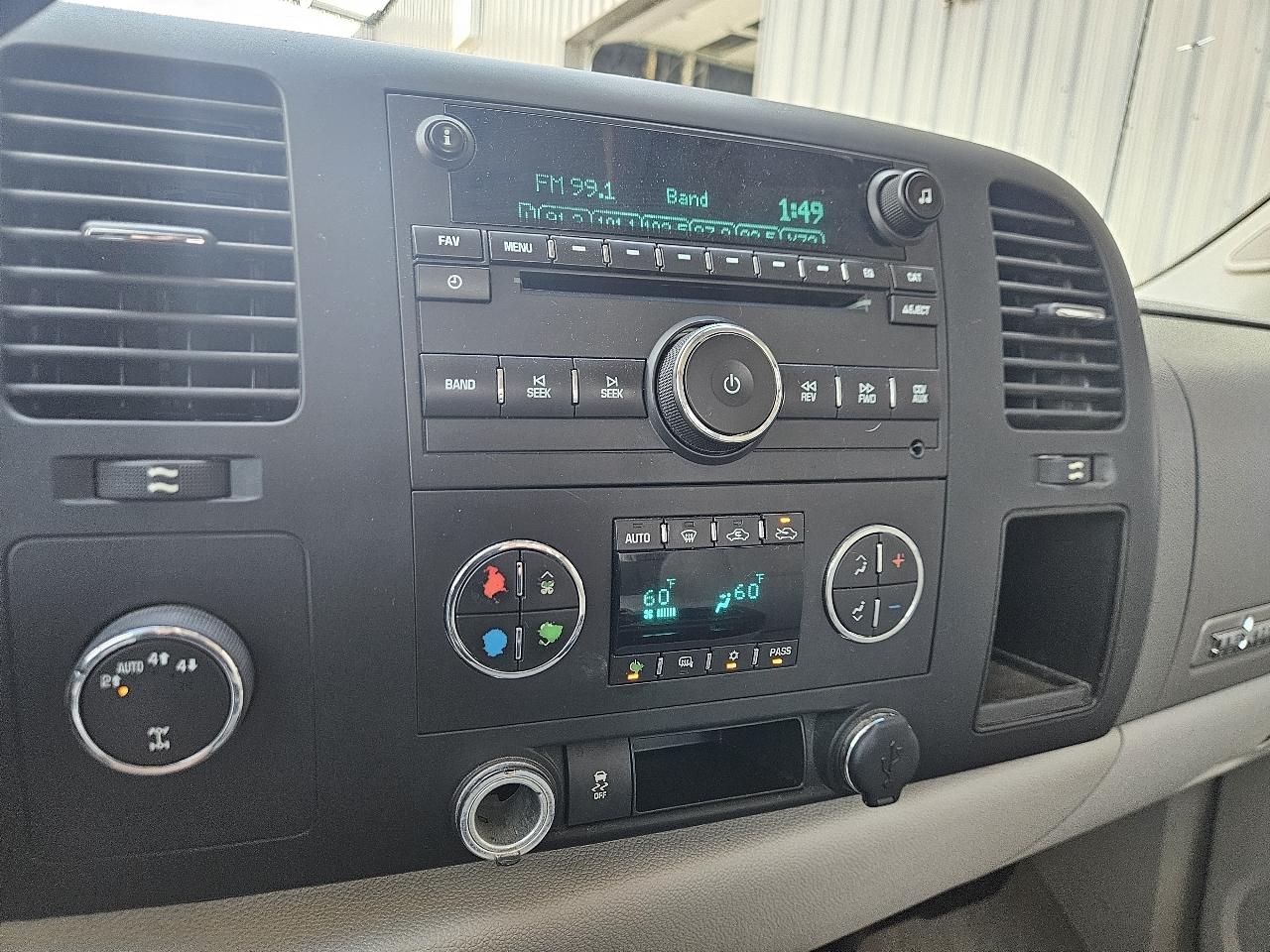 Chevrolet Silverado 1500 4WD Ext Cab 143.5" LT 2013