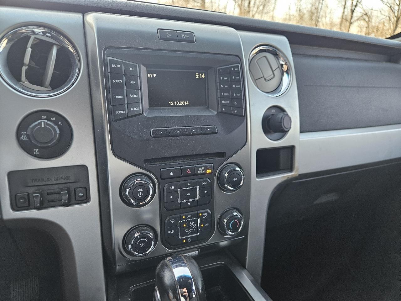 Ford F-150 4WD SuperCrew 145" Platinum 2014