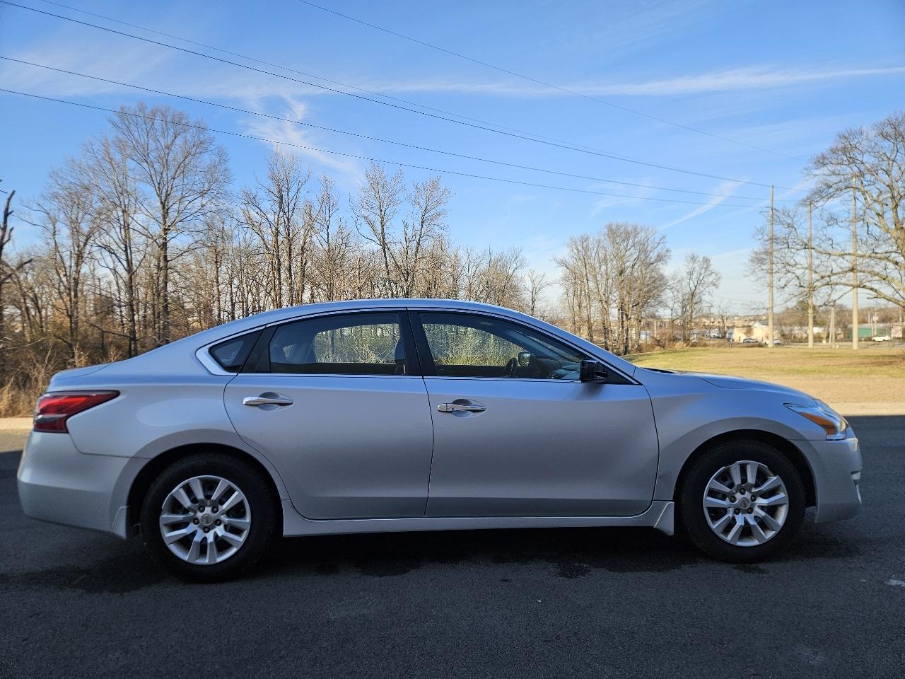 Nissan Altima 4dr Sdn I4 2.5 S 2013