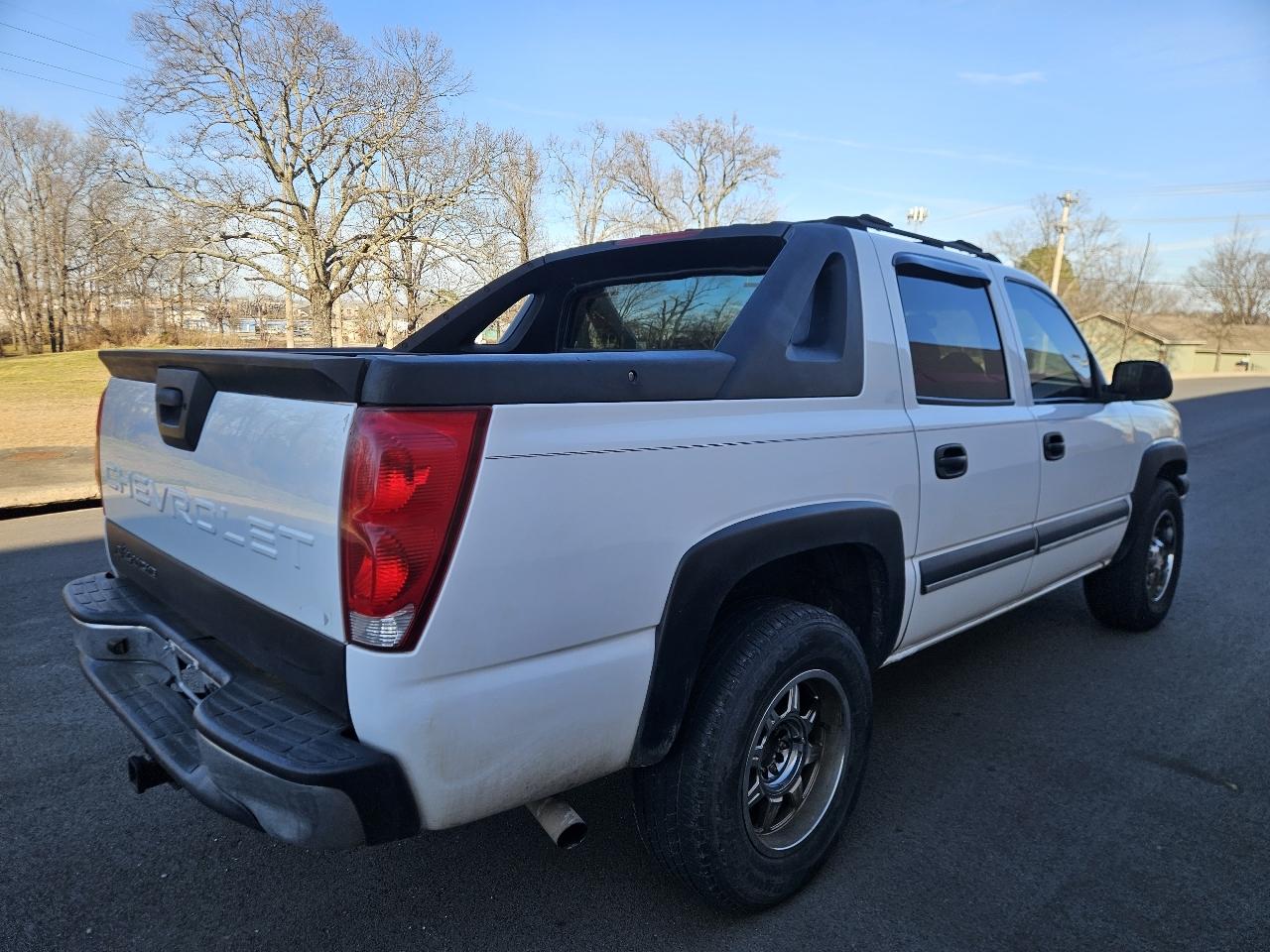 Chevrolet Avalanche 1500 5dr Crew Cab 130" WB 2003