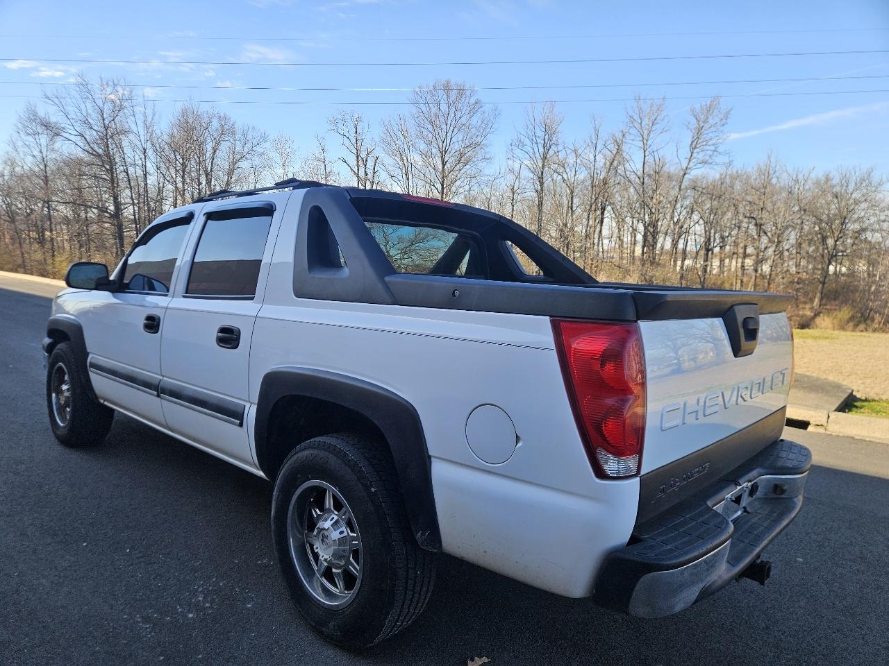 Chevrolet Avalanche 1500 5dr Crew Cab 130" WB 2003