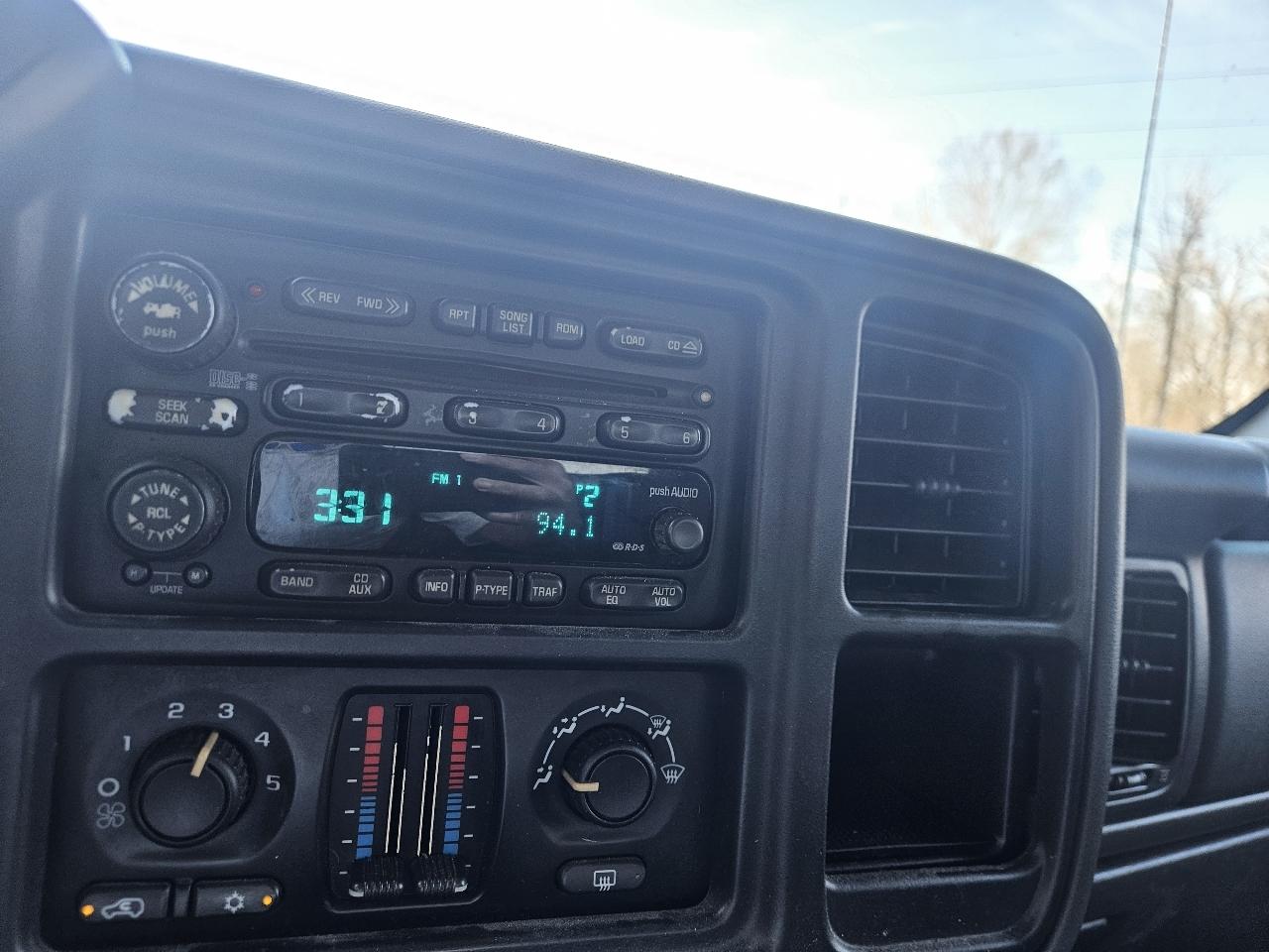 Chevrolet Avalanche 1500 5dr Crew Cab 130" WB 2003