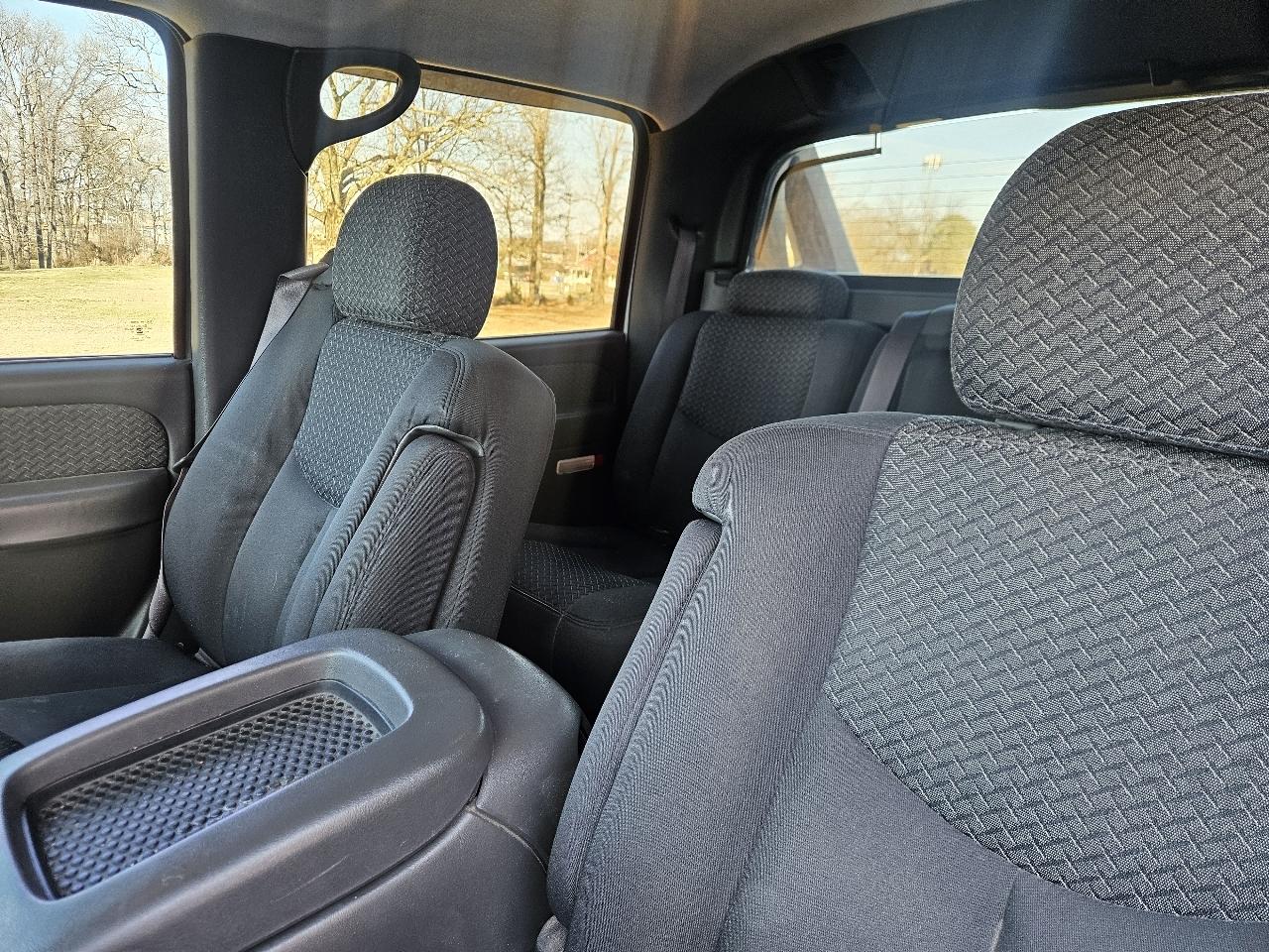 Chevrolet Avalanche 1500 5dr Crew Cab 130" WB 2003