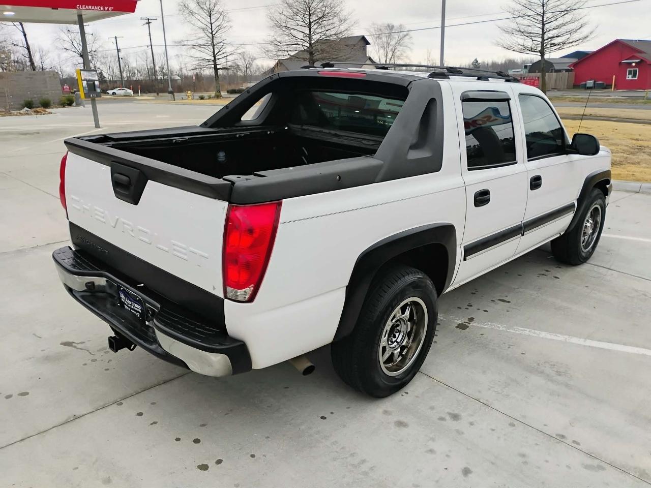 Chevrolet Avalanche 1500 5dr Crew Cab 130" WB 2003