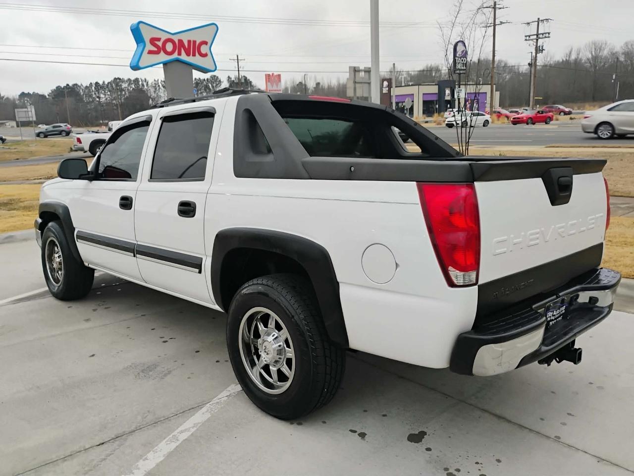 Chevrolet Avalanche 1500 5dr Crew Cab 130" WB 2003