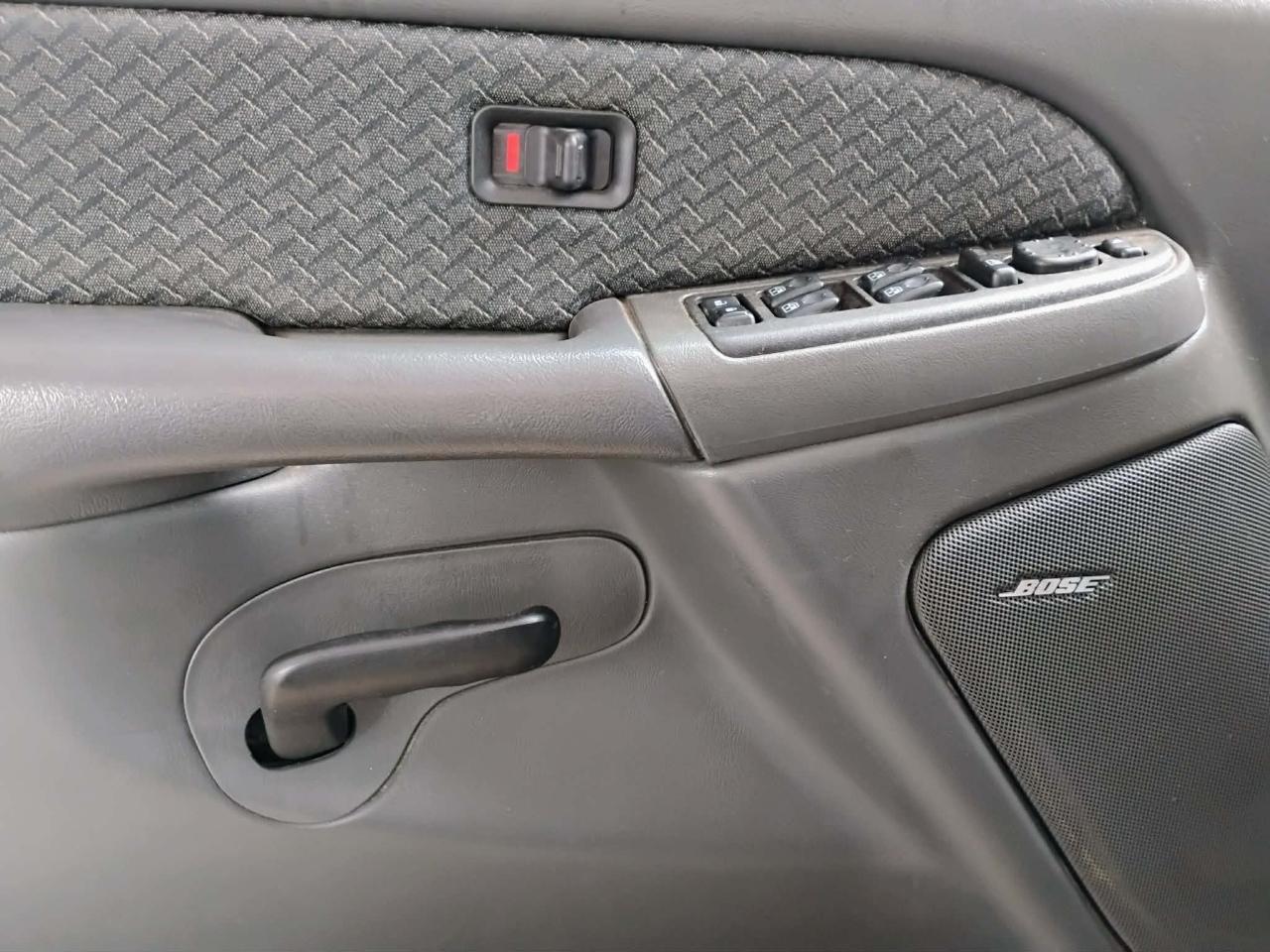 Chevrolet Avalanche 1500 5dr Crew Cab 130" WB 2003