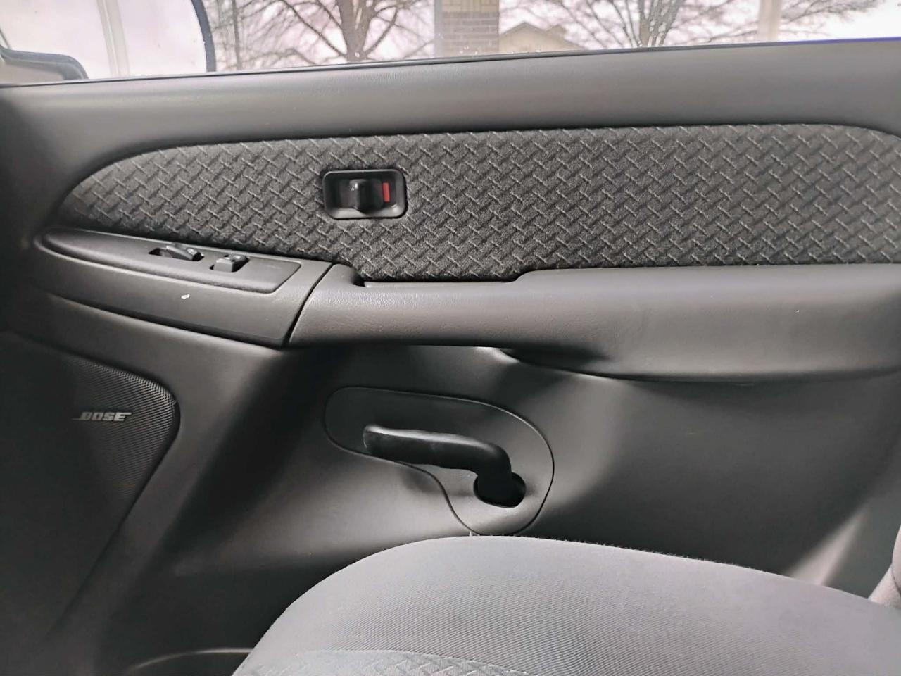 Chevrolet Avalanche 1500 5dr Crew Cab 130" WB 2003