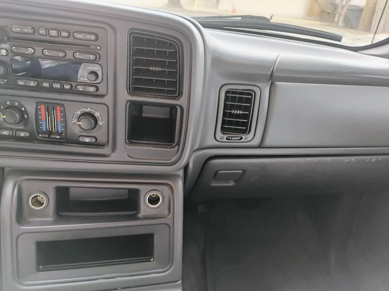 Chevrolet Avalanche 1500 5dr Crew Cab 130" WB 2003