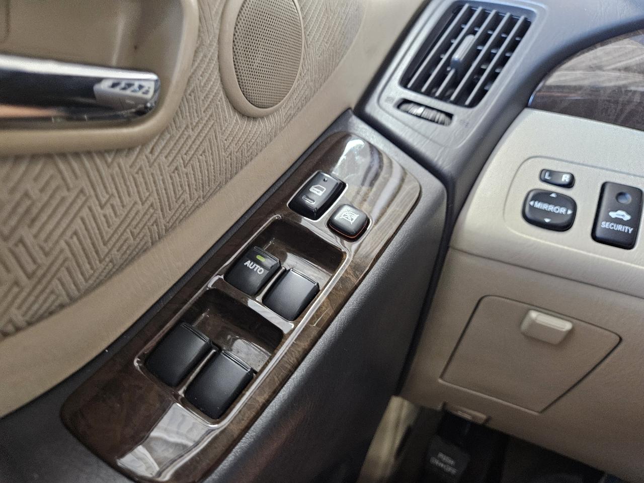 Toyota Highlander 4dr V6 (Natl) 2003