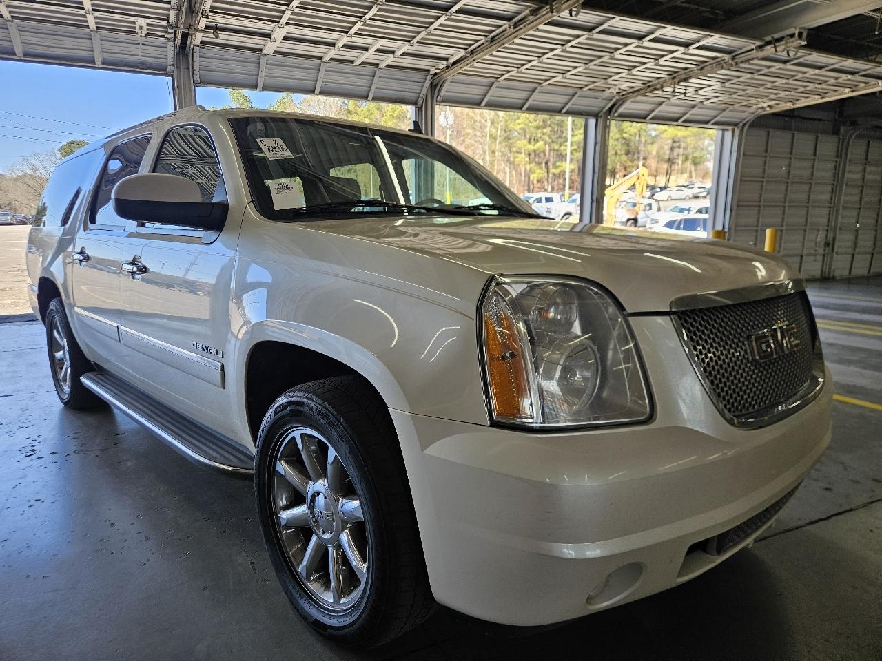 GMC Yukon XL 2WD 4dr 1500 Denali 2012