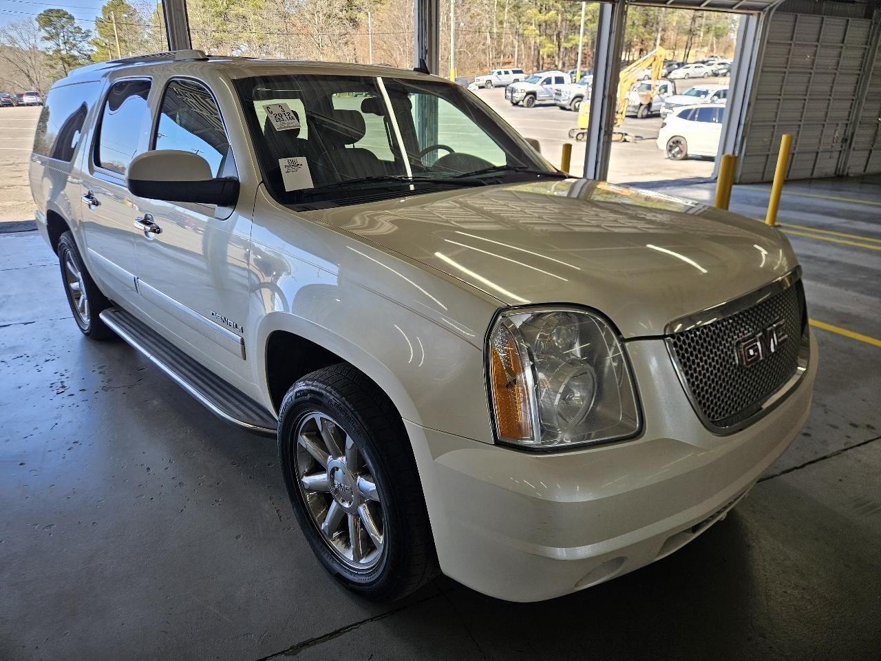 GMC Yukon XL 2WD 4dr 1500 Denali 2012
