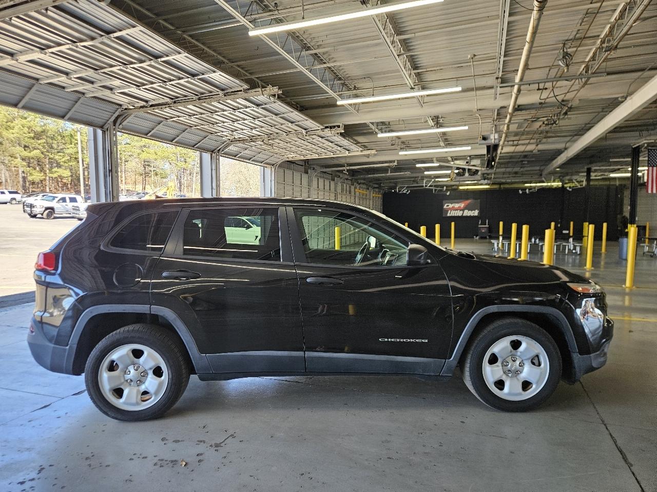 Jeep Cherokee FWD 4dr Sport 2014