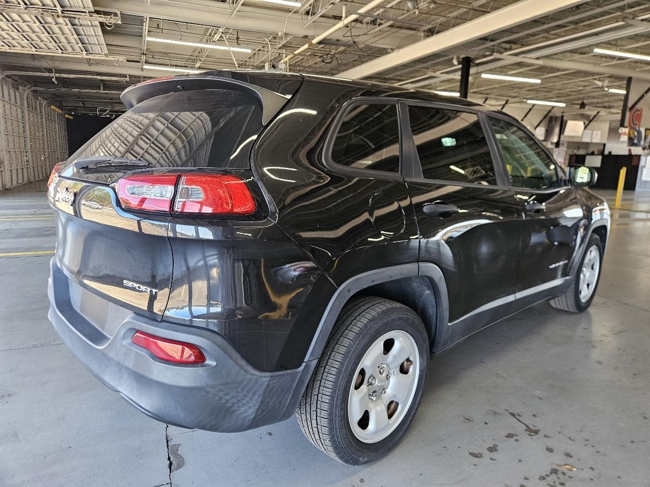 Jeep Cherokee FWD 4dr Sport 2014