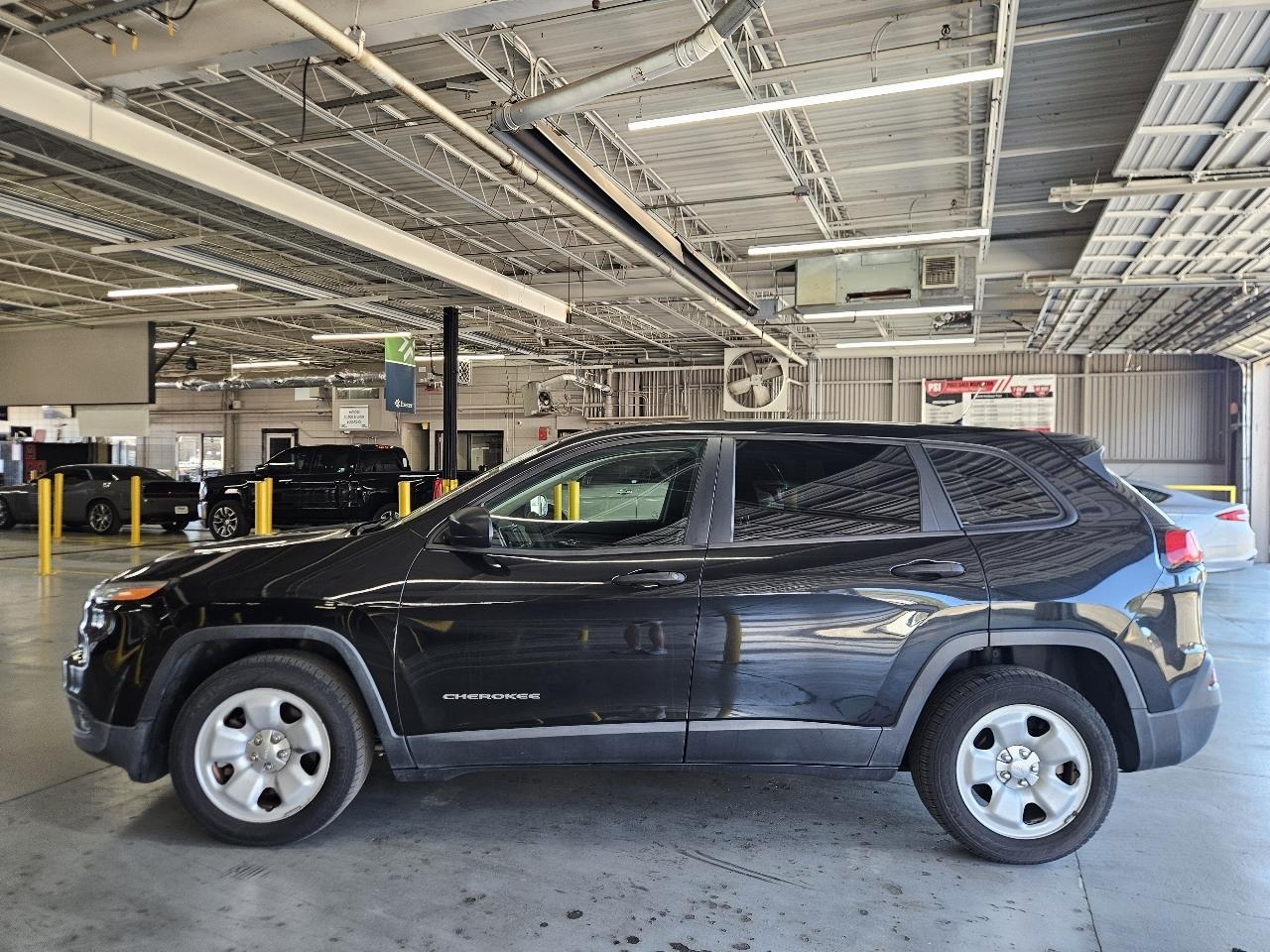 Jeep Cherokee FWD 4dr Sport 2014