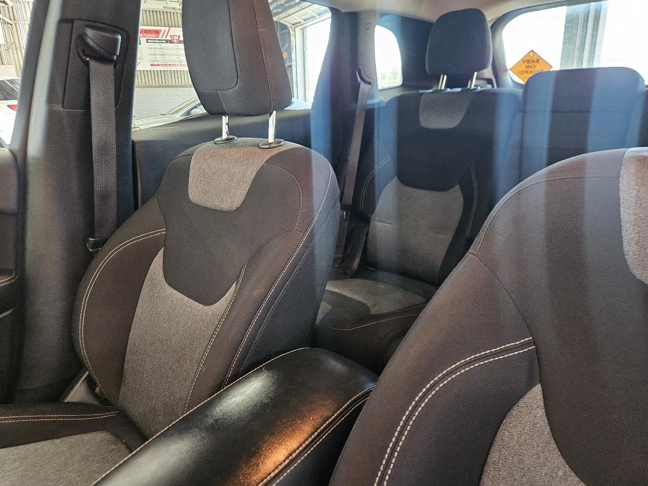 Jeep Cherokee FWD 4dr Sport 2014