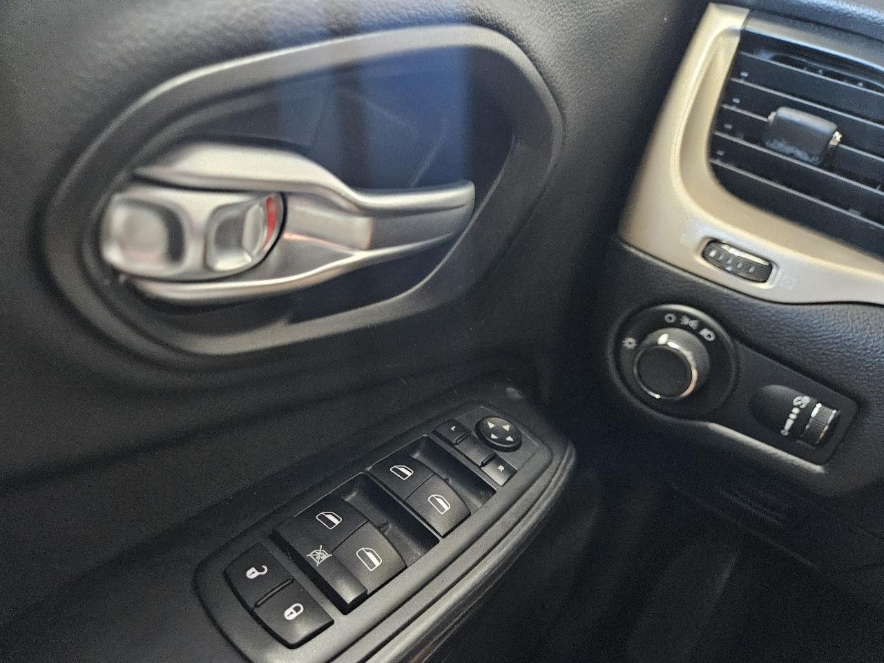 Jeep Cherokee FWD 4dr Sport 2014