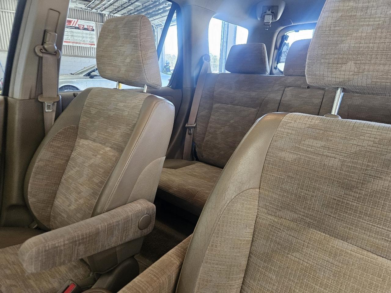 Honda CR-V 2WD LX Auto w/Side Airbags 2004