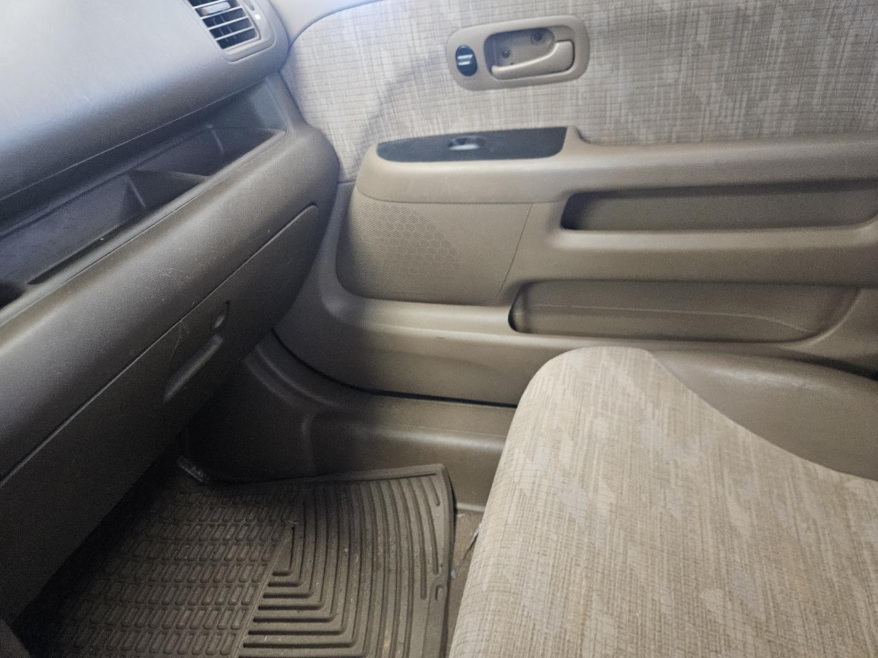 Honda CR-V 2WD LX Auto w/Side Airbags 2004