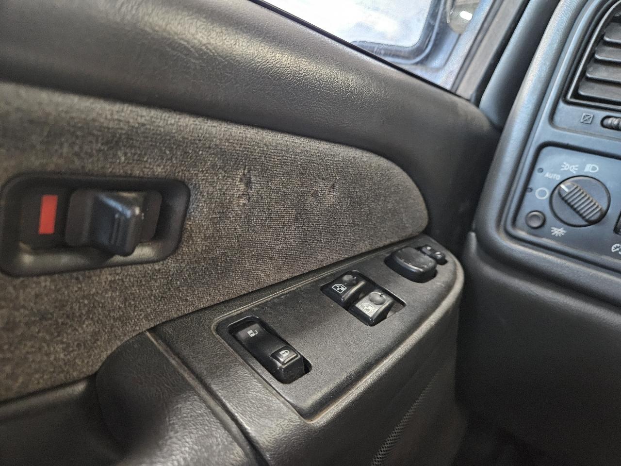 Chevrolet Silverado 1500 2WD Ext Cab 143.5" LS 2003