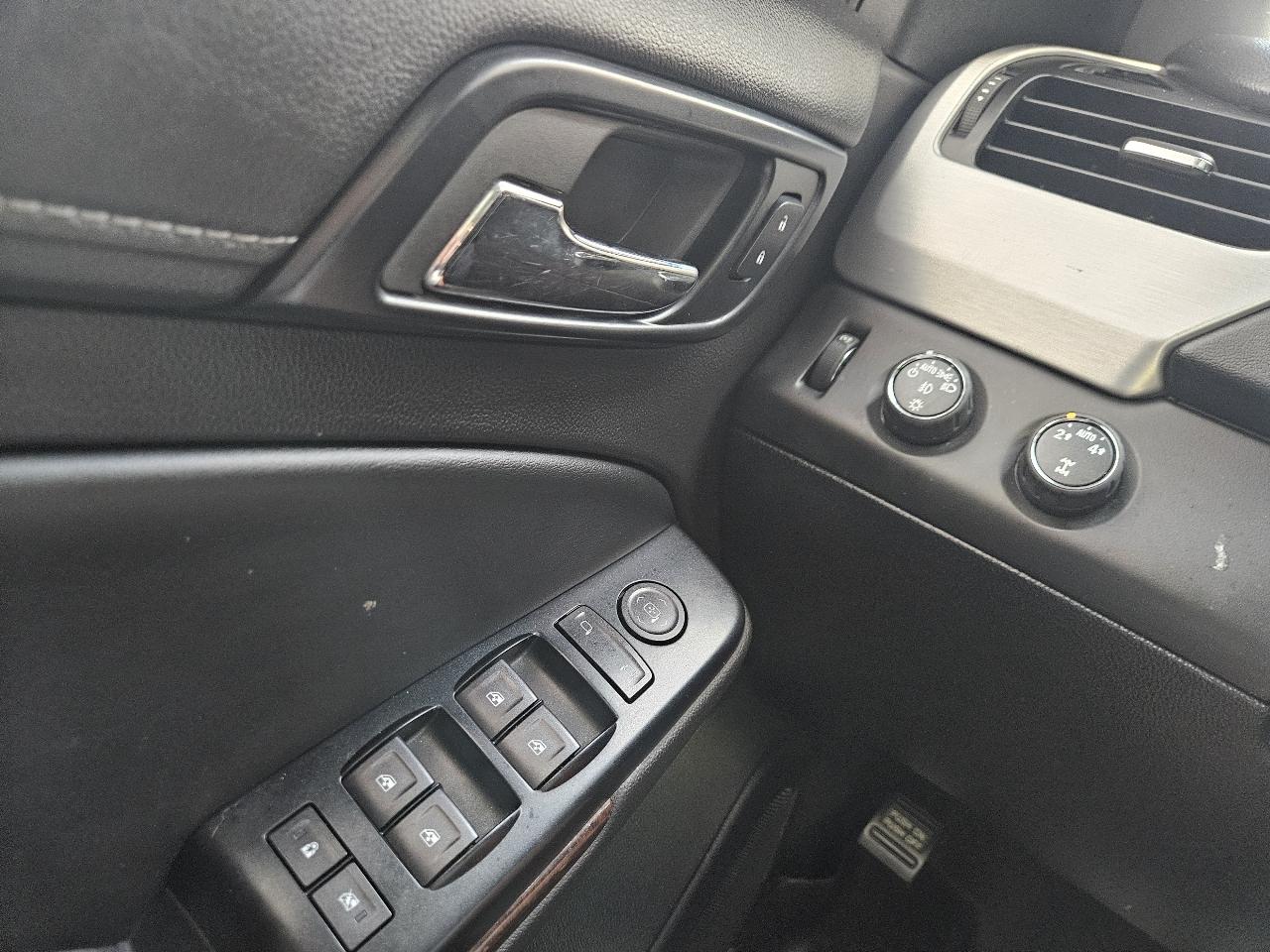 GMC Yukon 4WD 4dr SLE 2015