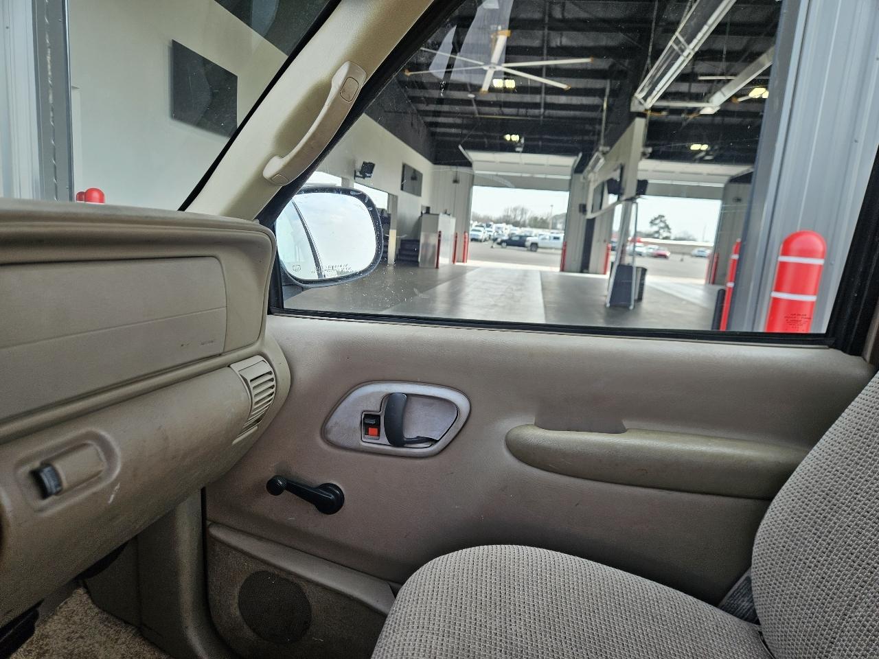 Chevrolet C/K 1500 Reg Cab Sportside 117.5" WB 1997