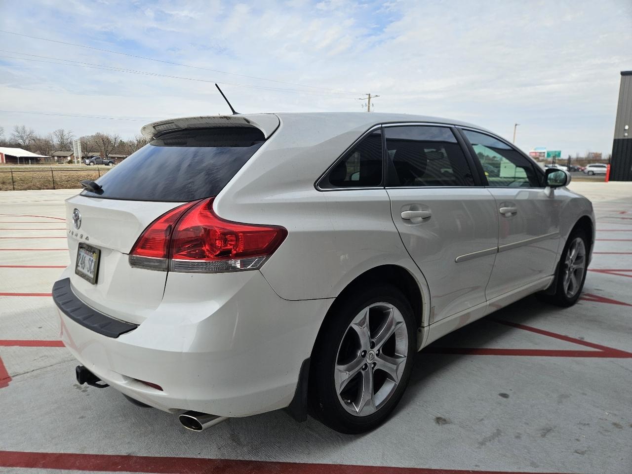 Toyota Venza 4dr Wgn V6 FWD (Natl) 2010