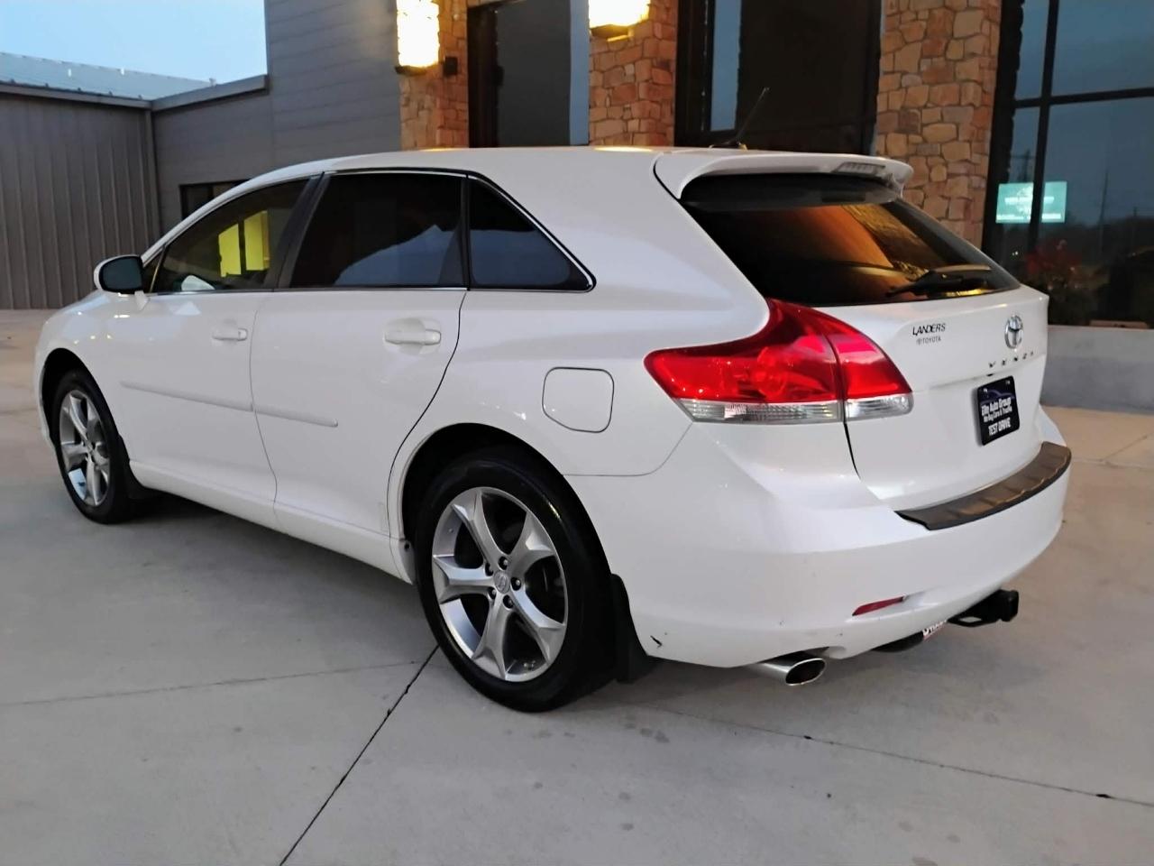 Toyota Venza 4dr Wgn V6 FWD (Natl) 2010