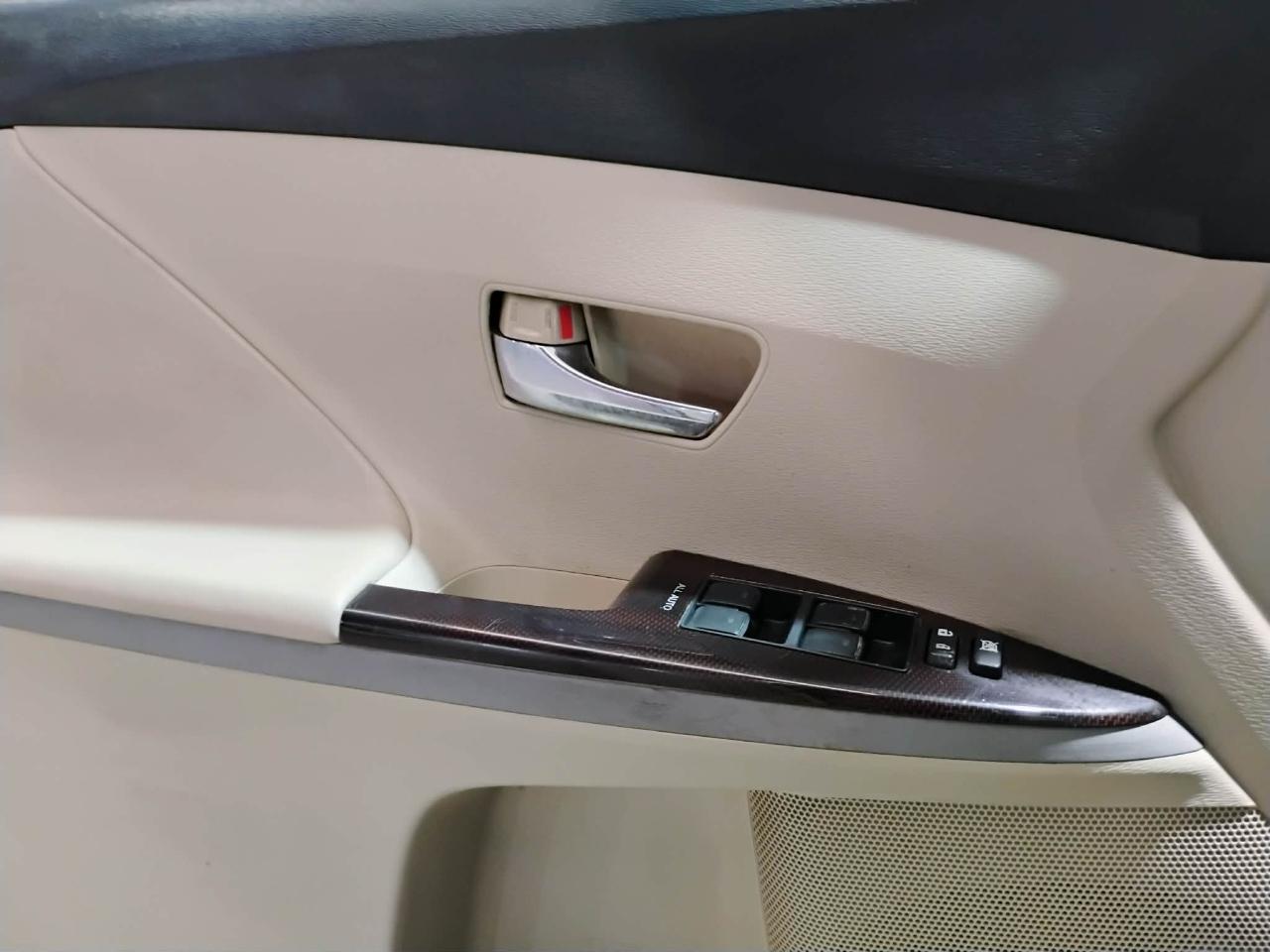 Toyota Venza 4dr Wgn V6 FWD (Natl) 2010