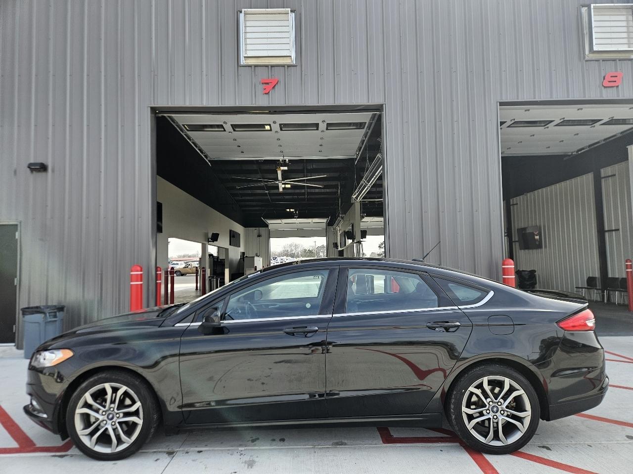 Ford Fusion S FWD 2017