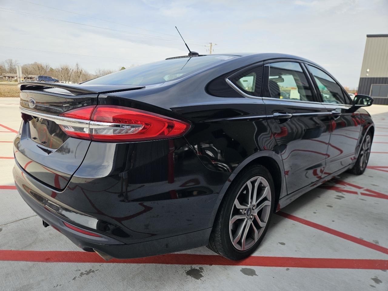 Ford Fusion S FWD 2017