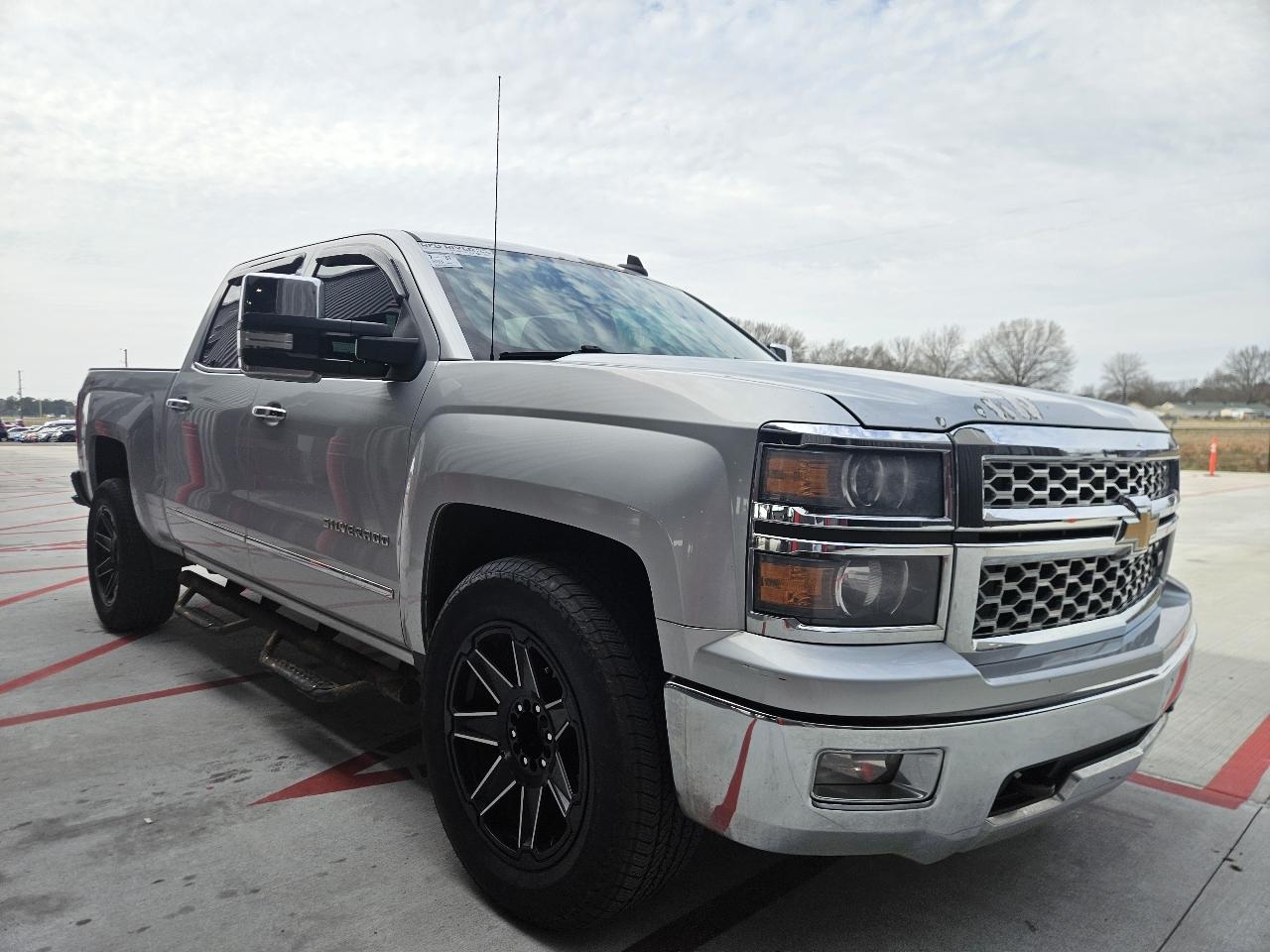 Chevrolet Silverado 1500 4WD Crew Cab 143.5" LTZ w/1LZ 2015