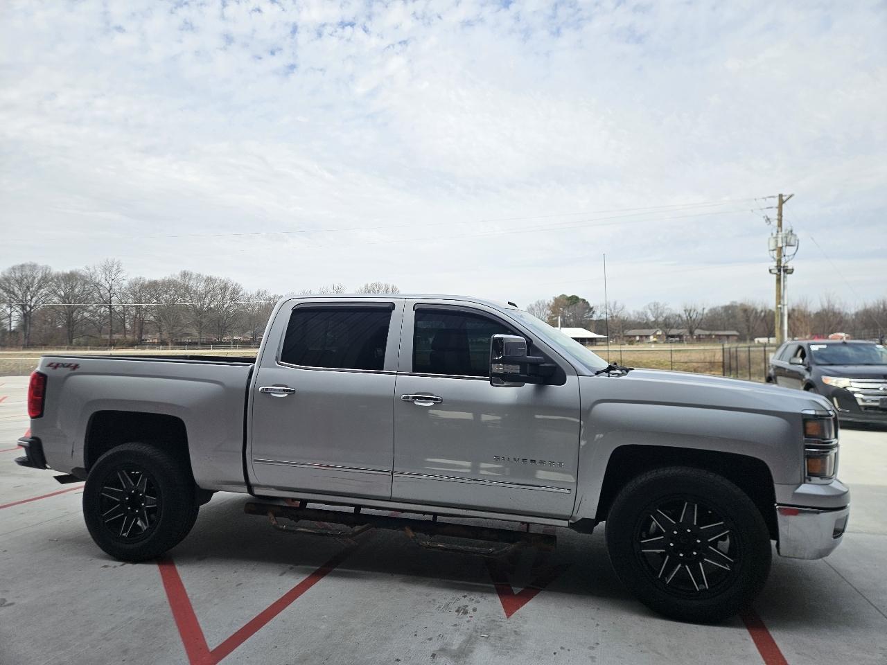 Chevrolet Silverado 1500 4WD Crew Cab 143.5" LTZ w/1LZ 2015