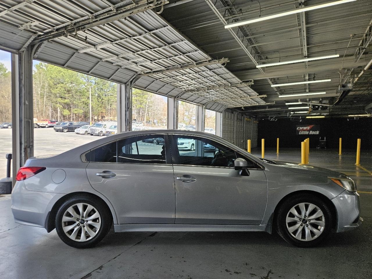 Subaru Legacy 4dr Sdn 2.5i Premium 2015