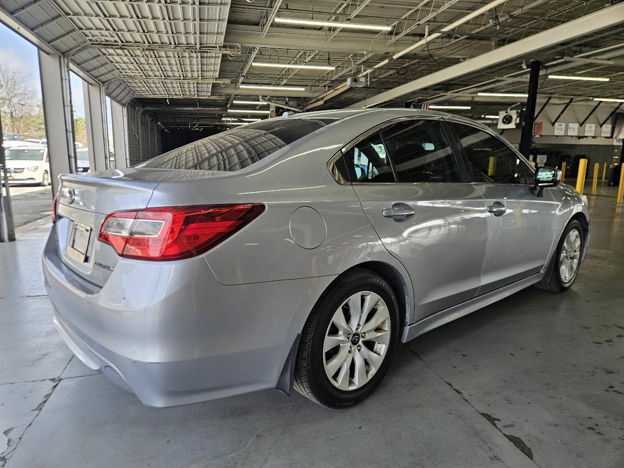 Subaru Legacy 4dr Sdn 2.5i Premium 2015