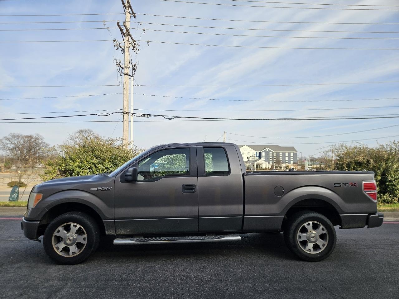 Ford F-150 2WD SuperCab 145" XL 2009
