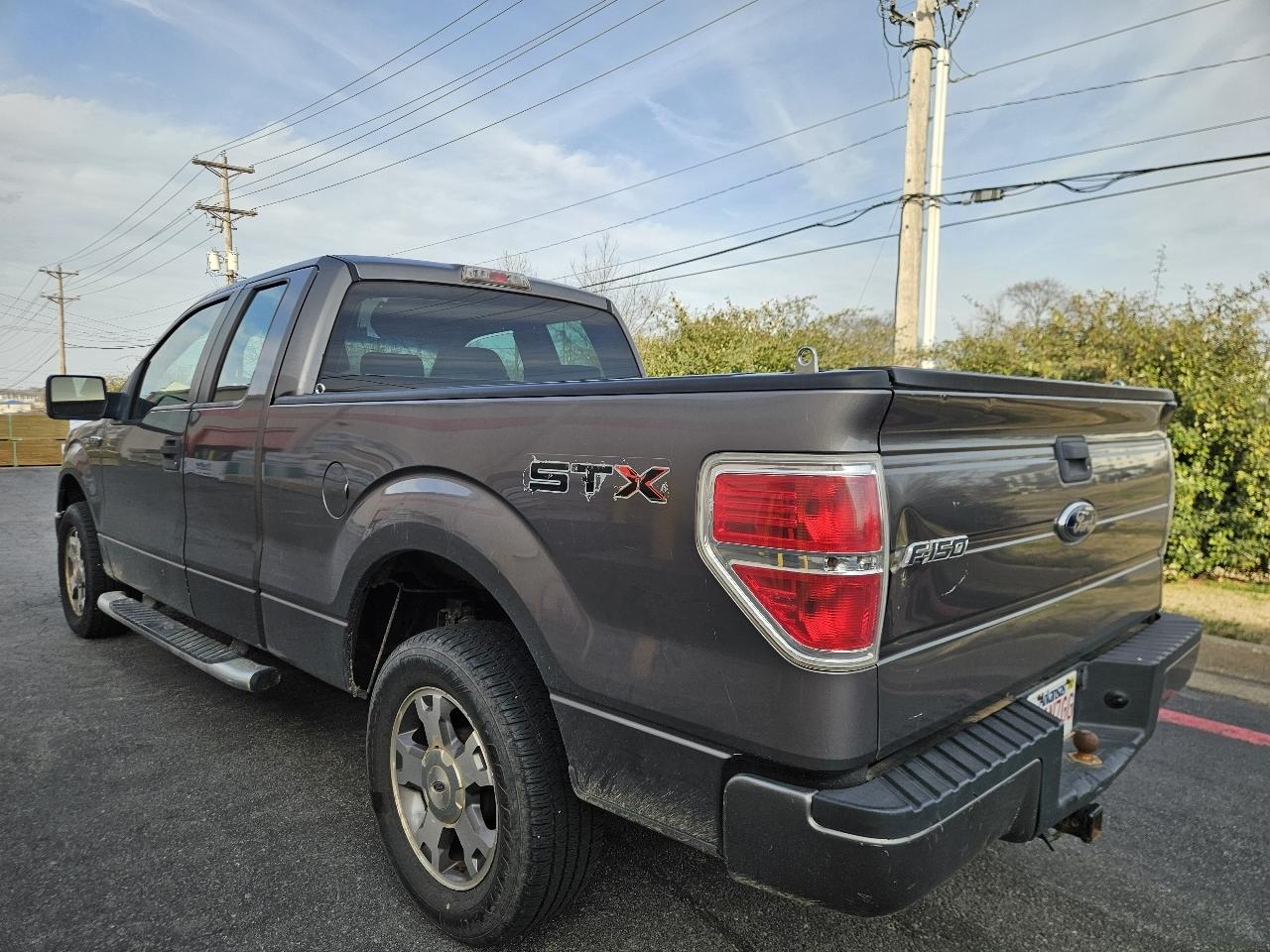 Ford F-150 2WD SuperCab 145" XL 2009