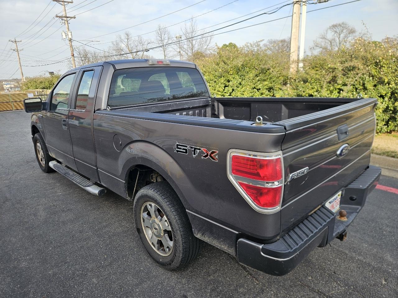 Ford F-150 2WD SuperCab 145" XL 2009