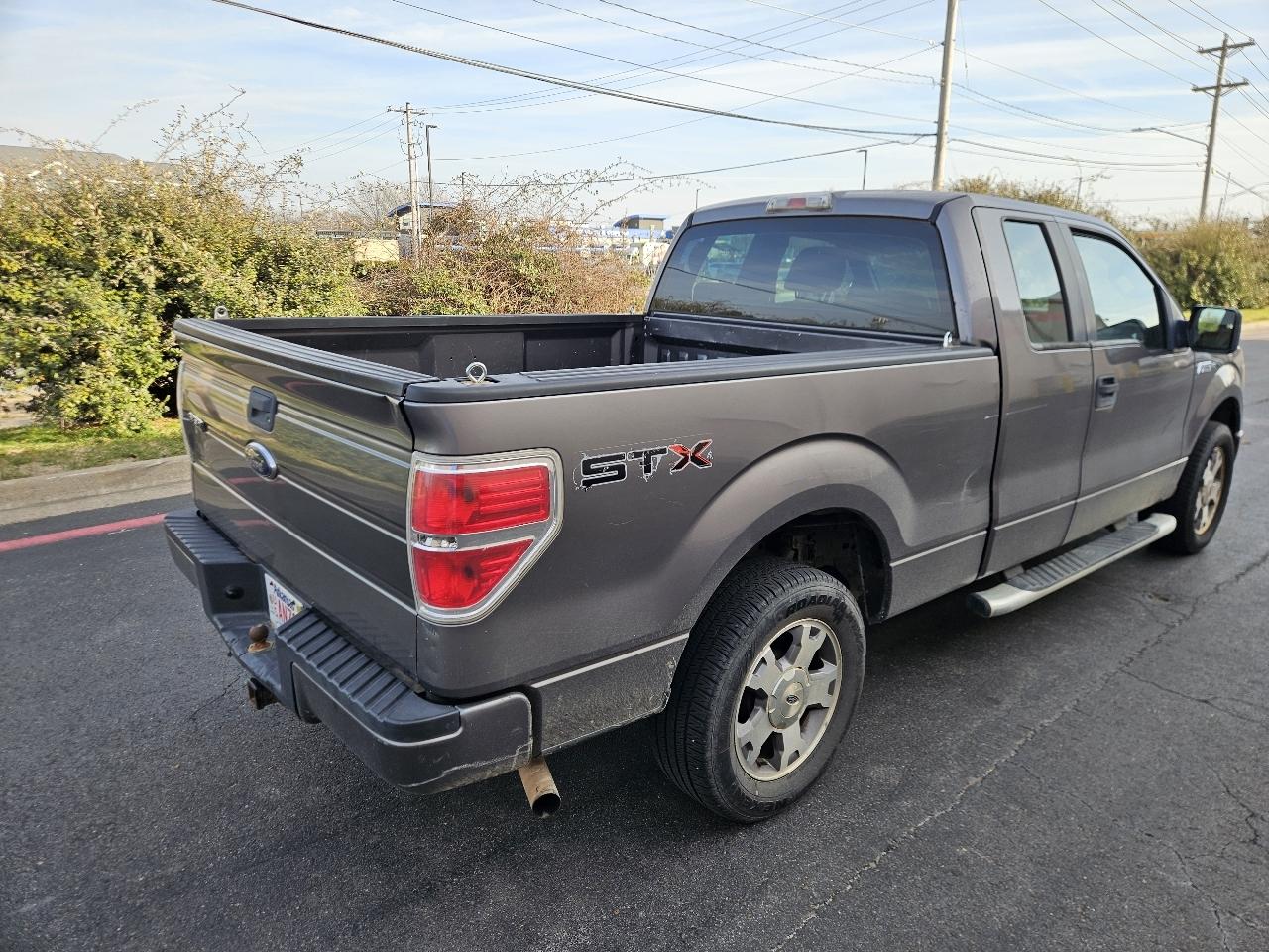 Ford F-150 2WD SuperCab 145" XL 2009